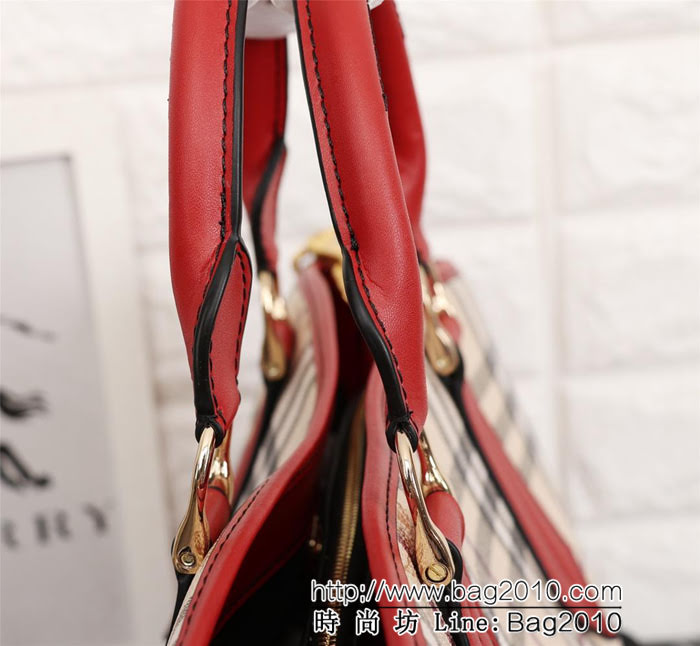 BURBERRY巴寶莉 最新爆款 40333 標誌性手袋 The Saddle PVC材質配原版牛皮  Bhq1075